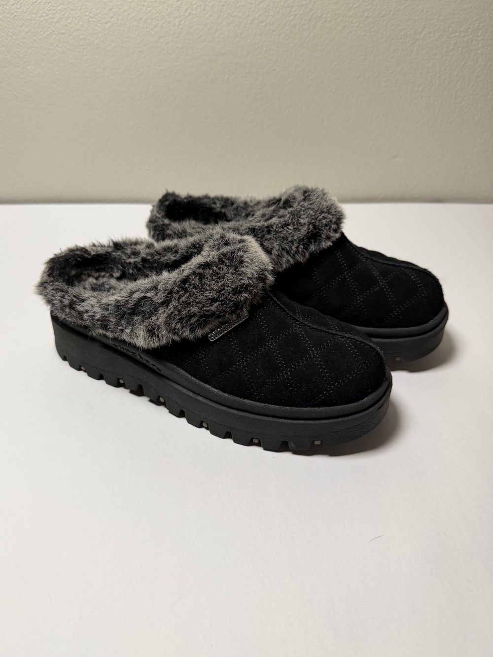 Skechers Y2K Black Suede Faux Fur Platform Clogs Slip On Womens 6.5 Lug Sole